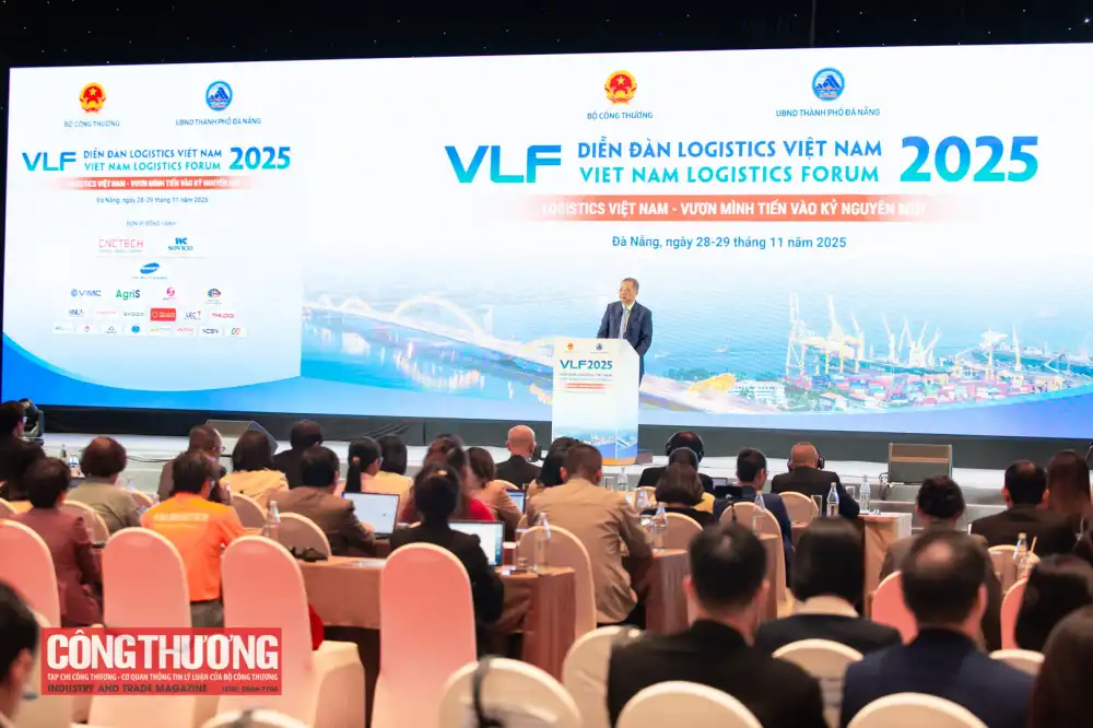 Tìm cơ hội bứt phá cho logistics miền Trung